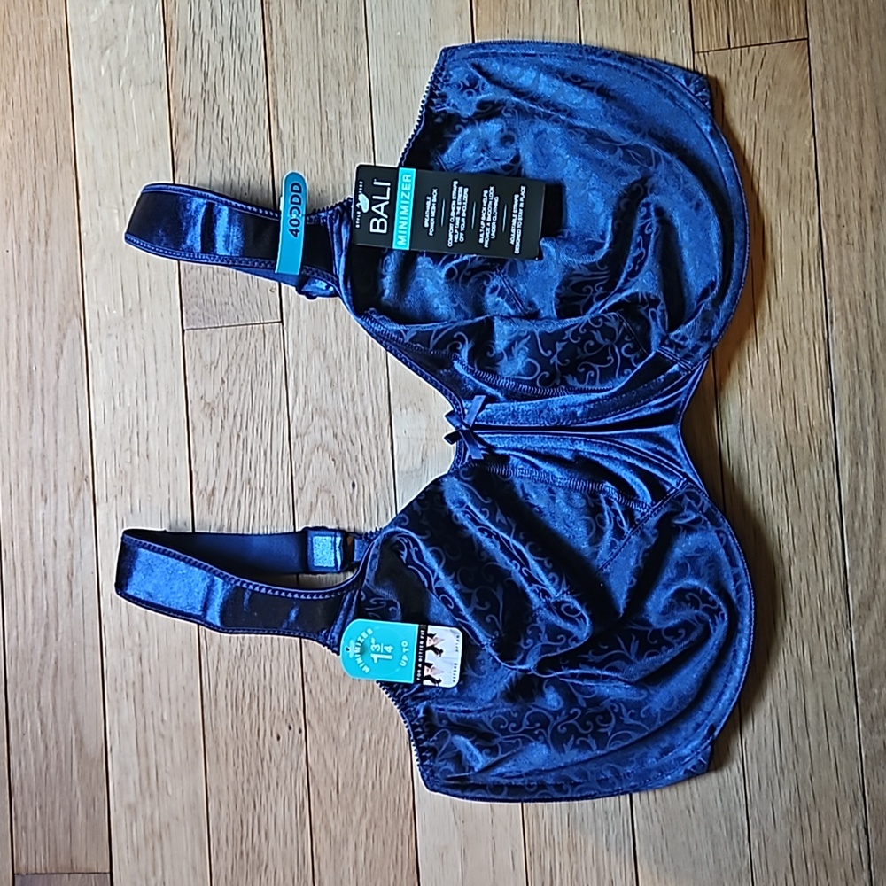 Nwt Bali 40DDD Minimizer Bra - Unlined - Underwire